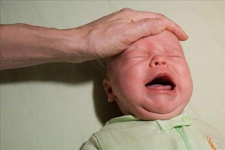 孩子一发烧父母就恐慌？谨记“一二三”法则沉着应对！