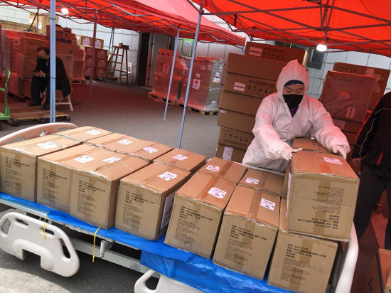 心系疫情，NUK在行动 | 10万包湿巾，用微光，温暖小天使的明天